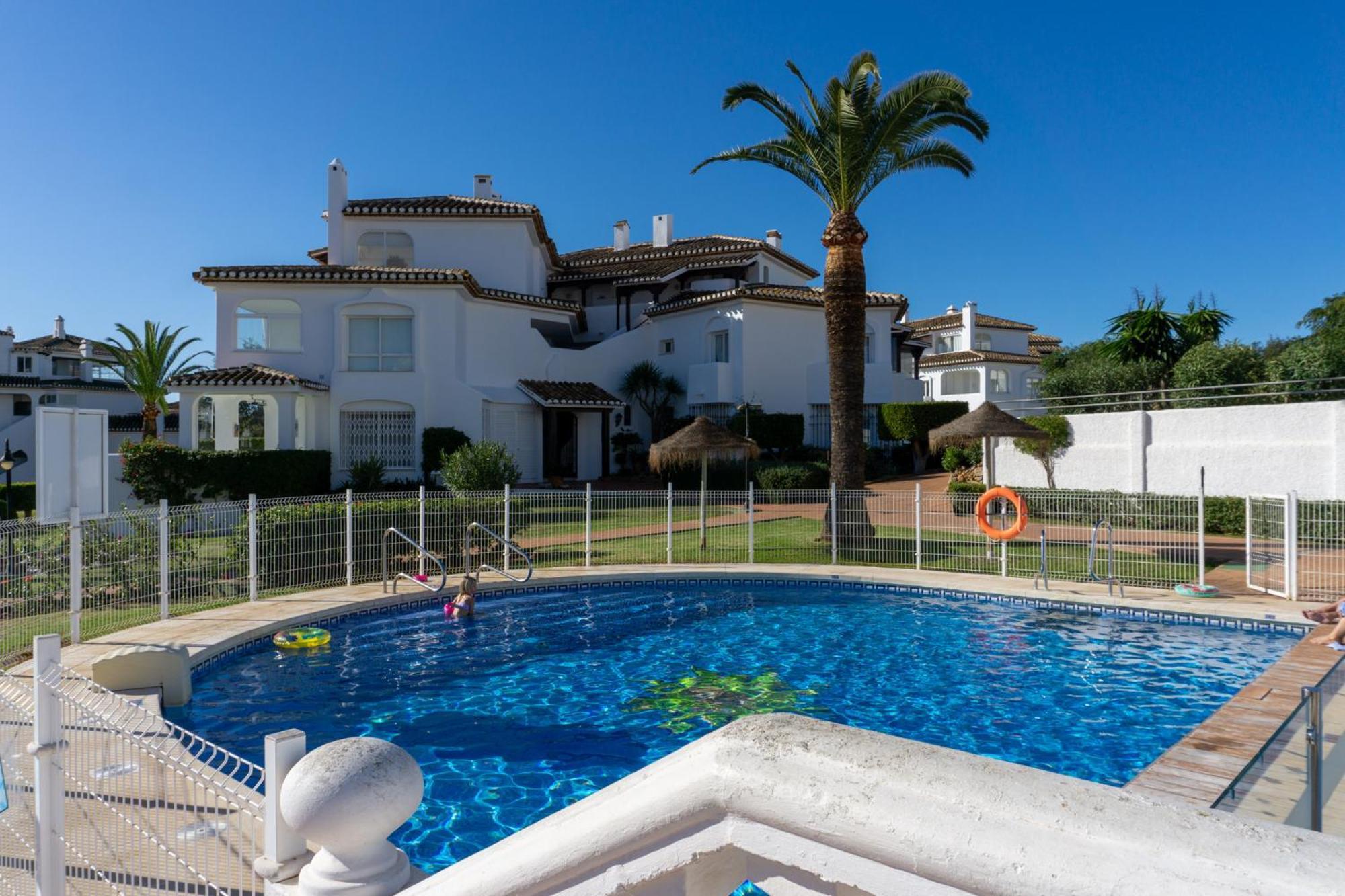 Costa Lux Elviria Apartemen